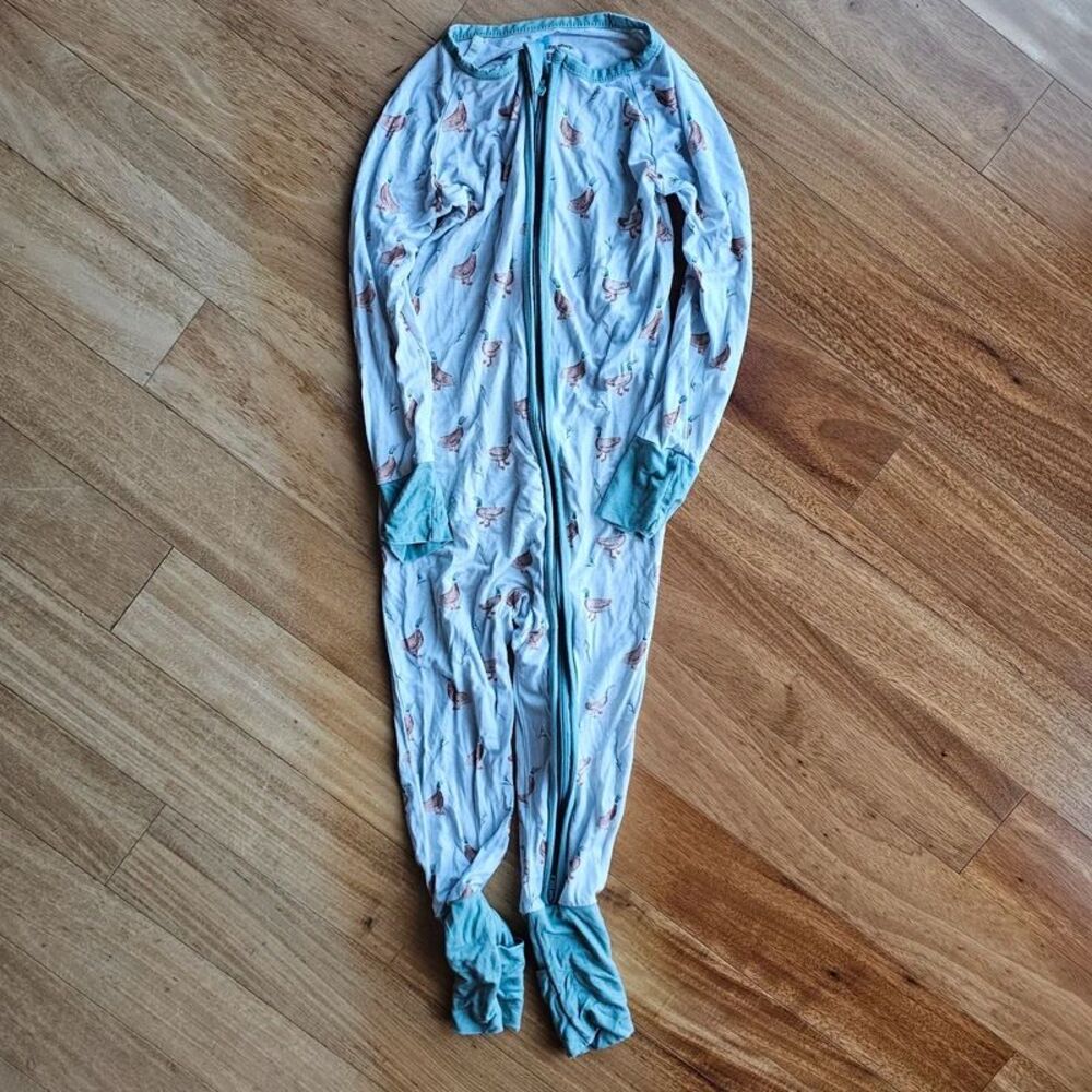 Little one shop one piece zipper sleeper wood duck size 3t